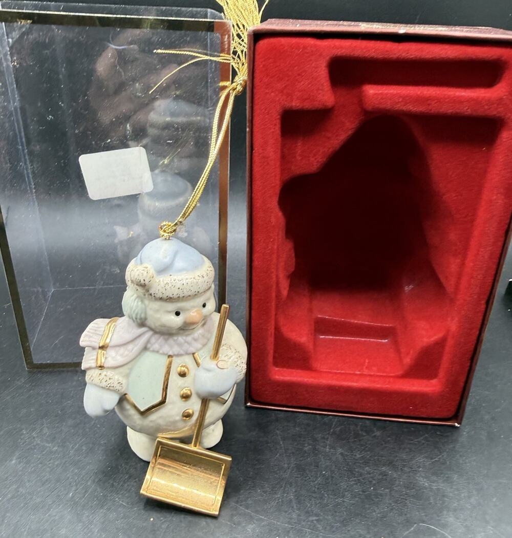 Lenox Snowman Shoveling Snow Christmas Ornament 5th In Series *Damage -48D